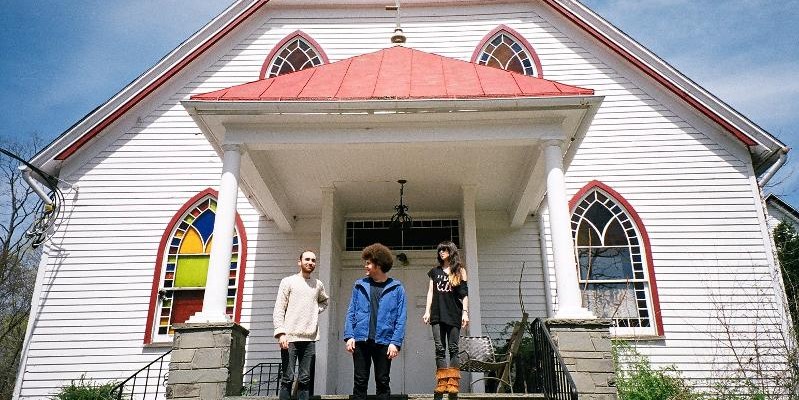 Watch Yuck cover New Order’s “Age of Consent” live at RAK Studios Watch Yuck cover New Order’s “Age of Consent” live at RAK Studios