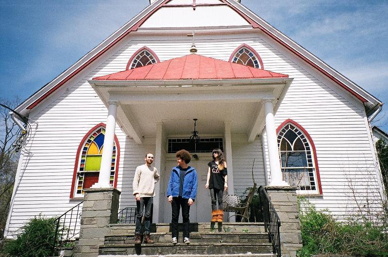 Watch Yuck cover New Order’s “Age of Consent” live at RAK Studios