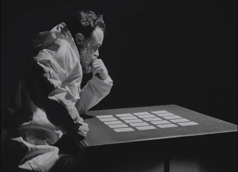 Watch Rodrigo Amarante’s noir video for “Hourglass” via  The A.V. Club