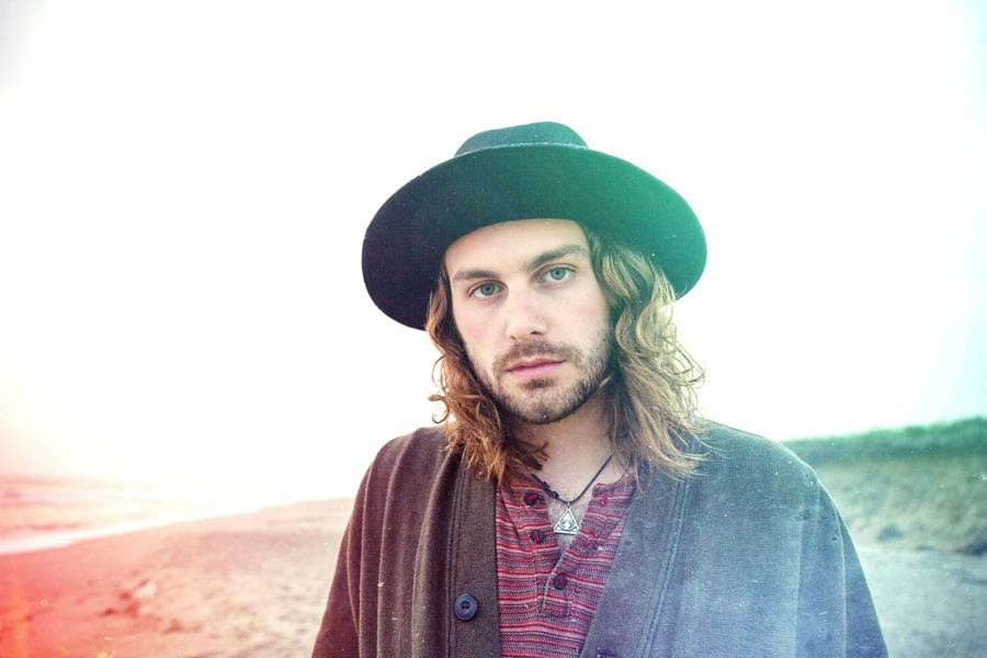 Jay Pray shares new track “Smile” from upcoming debut album